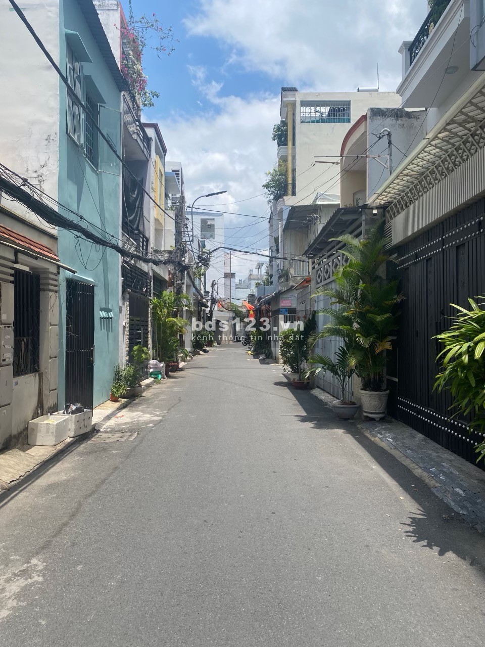 Mình cần cho thuê nhà nguyên căn hẻm xe hơi