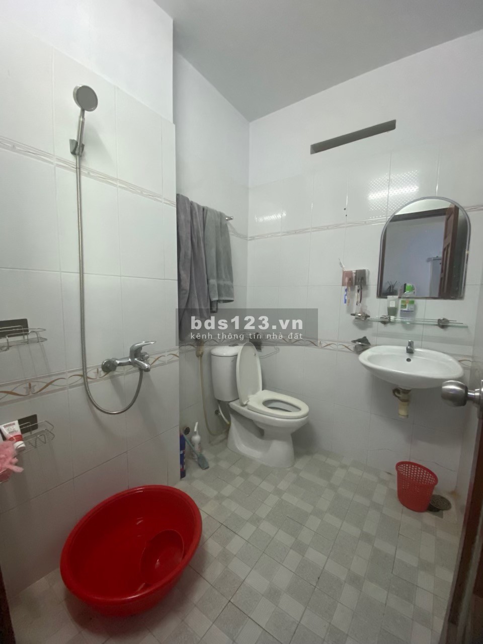 Mình cần cho thuê nhà nguyên căn hẻm xe hơi