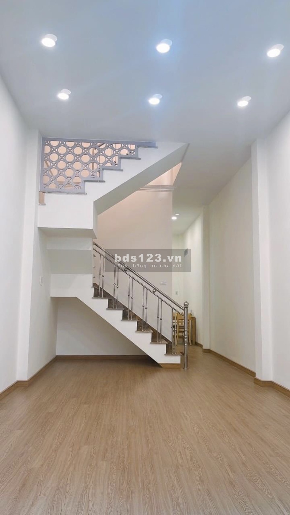 Bán nhà trung tâm 2 tầng Nha TRang chỉ 2 tỷ7 gần biển