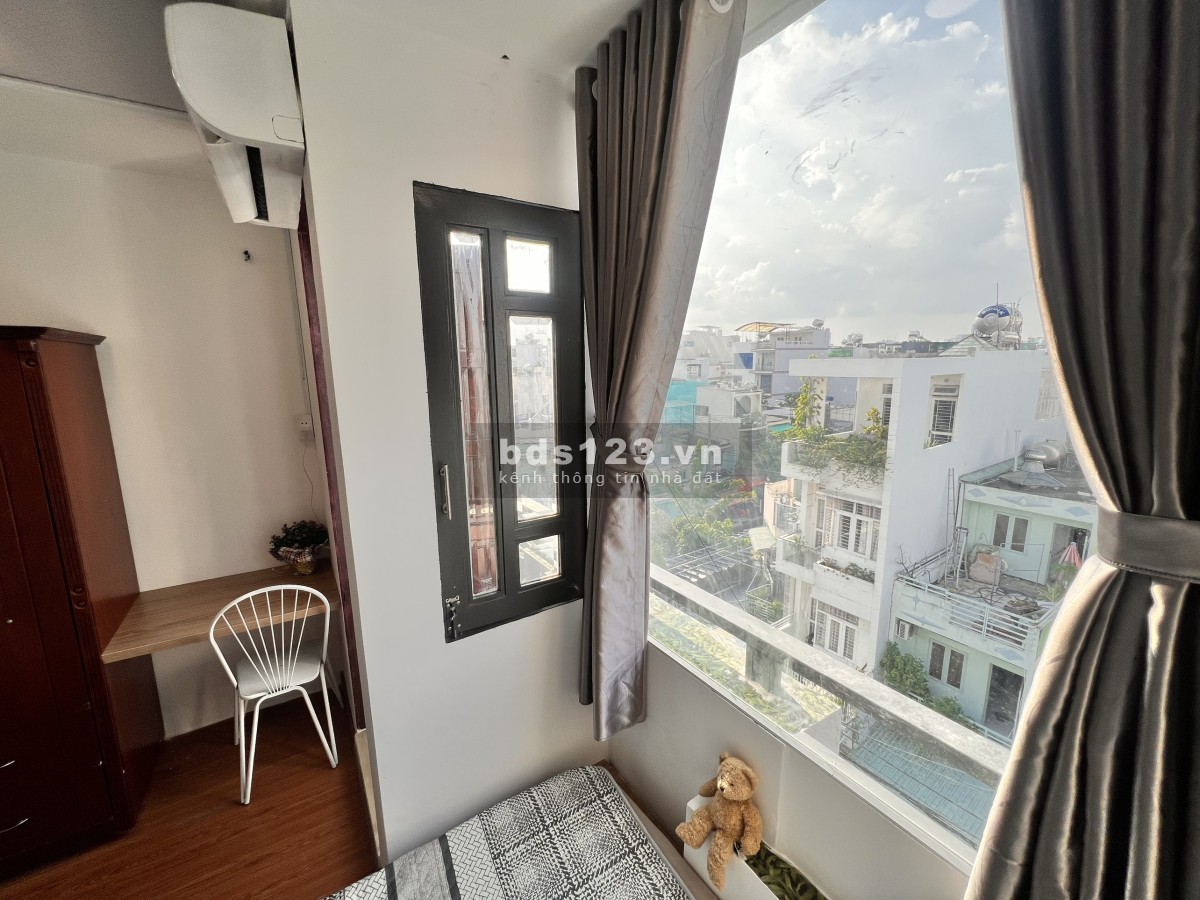 Cho thuê căn hộ dịch vụ có ban công, nội thất cao cấp Tân Quy, quận 7