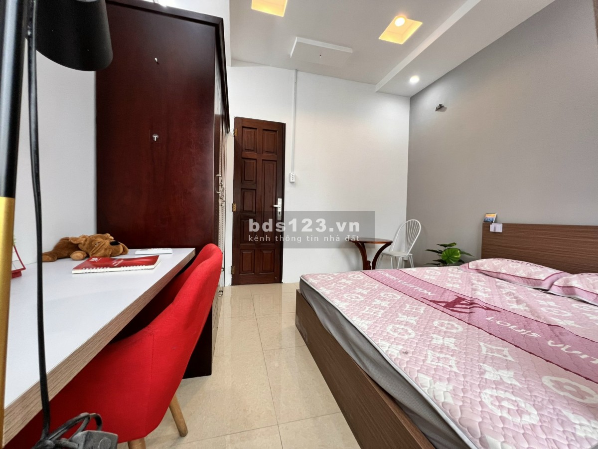 Căn hộ dịch vụ cao cấp có bancol cửa sổ quận 7