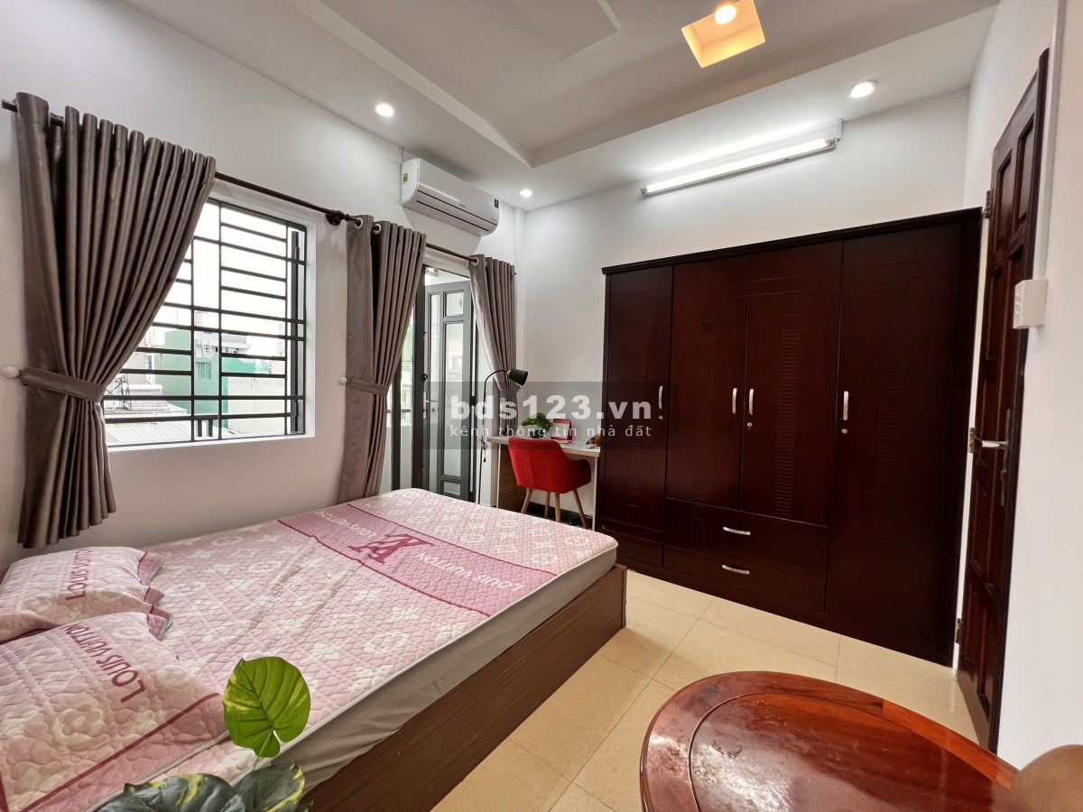 Căn hộ dịch vụ cao cấp có bancol cửa sổ quận 7