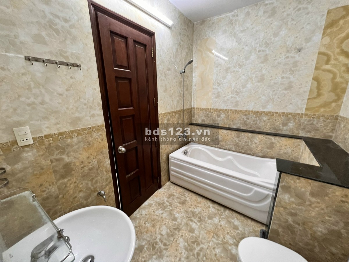 Căn hộ dịch vụ cao cấp có bancol cửa sổ quận 7