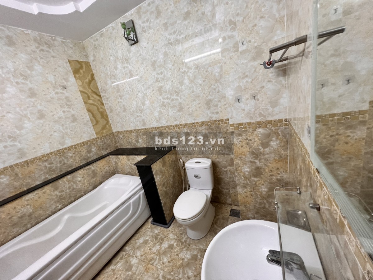 Căn hộ dịch vụ cao cấp có bancol cửa sổ quận 7