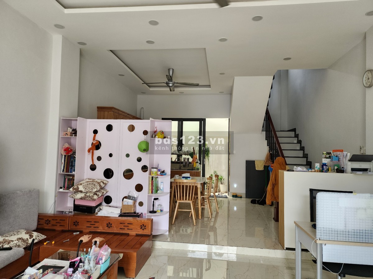 Cho thuê nhà đẹp nguyên căn, Hiệp Bình Phước, Thủ Đức, đường xe hơi