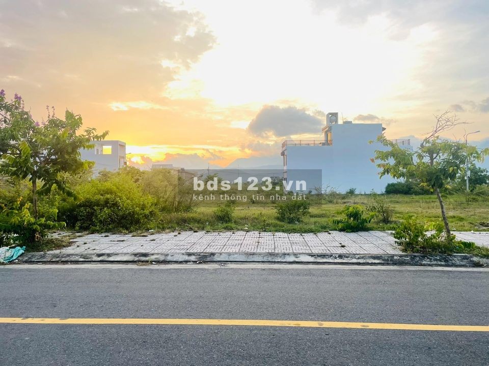 Bán Lô đất sạch đẹp Khu Lakeside Bàu Tràm Liên Chiểu Đà Nẵng. Sổ đỏ. Chỉ 2,3 tỷ