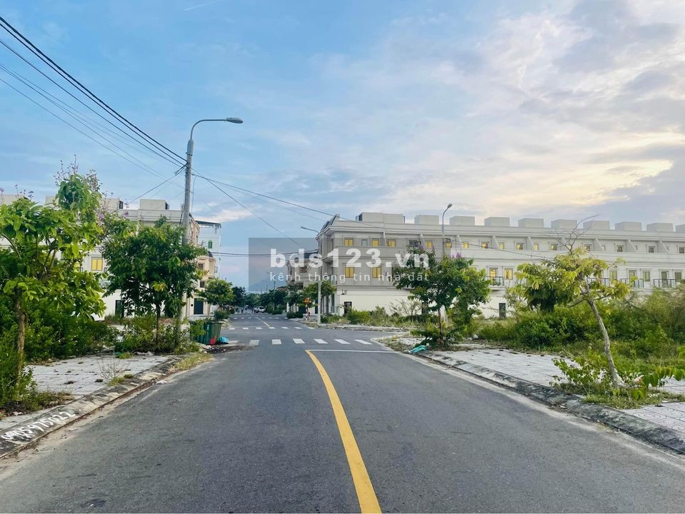 Bán Lô đất sạch đẹp Khu Lakeside Bàu Tràm Liên Chiểu Đà Nẵng. Sổ đỏ. Chỉ 2,3 tỷ