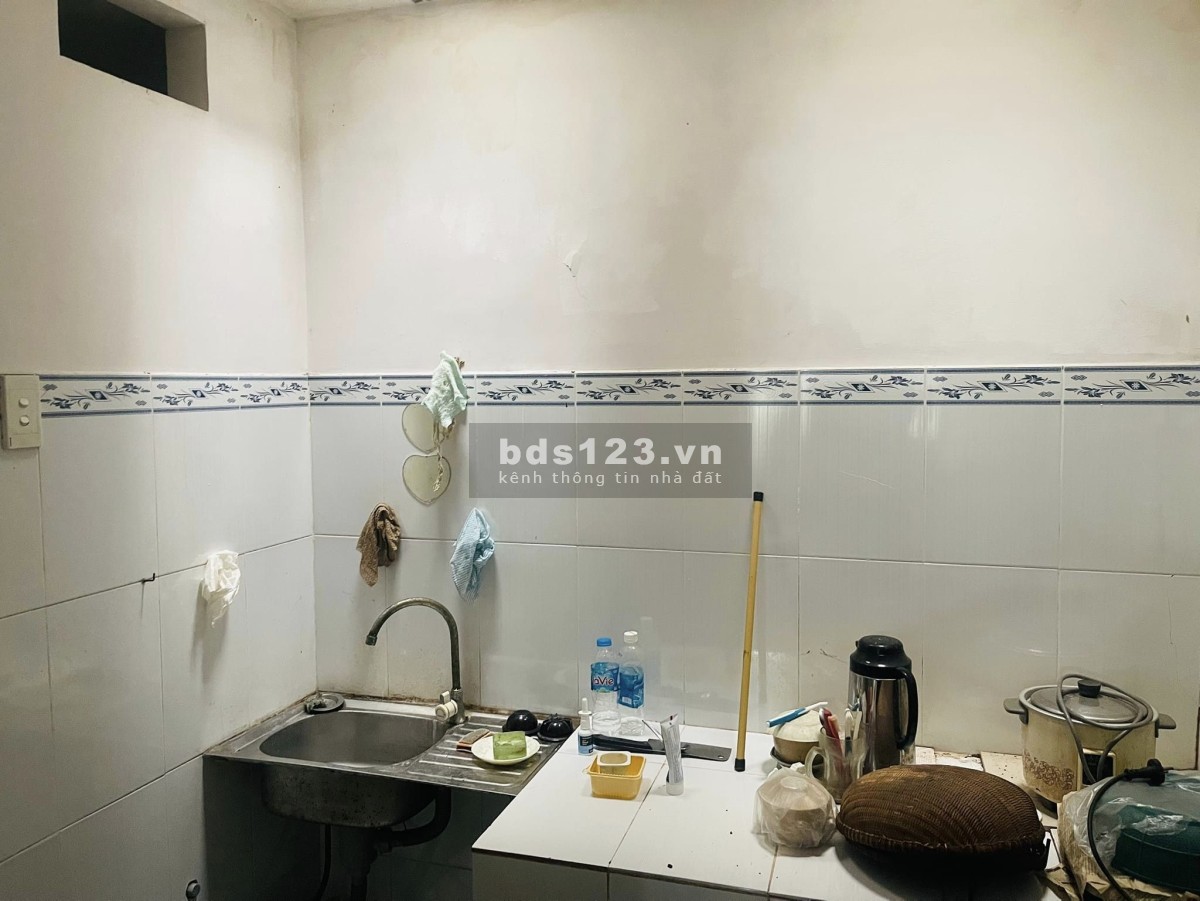 Bán nhà cách mặt tiền Trần Hưng Đạo 50M - Hẻm 930 - Vị trí trung tâm Q5 - 3.1x9m - 2 tầng