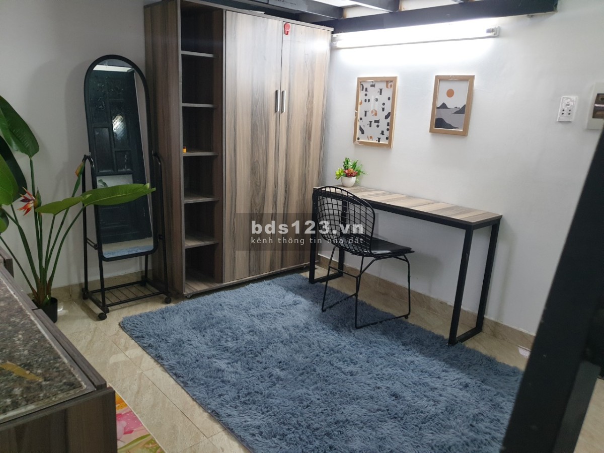 Căn hộ gác xếp, đầy đủ tiện nghi. Rộng thoáng sạch sẽ.