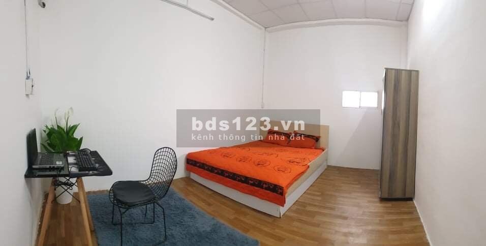 Căn hộ 1pn, có bếp riêng, cửa sổ lớn, đầy đủ tiện nghi. Rộng thoáng sạch sẽ. Dọn vào ở ngay.