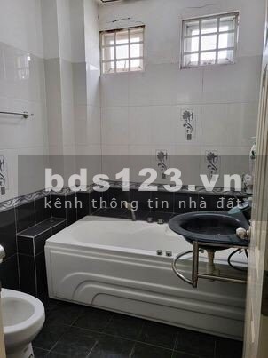 Bán nhà góc 2 mặt tiền DT 100m2 đúc 3.5 tấm, đường 53, P14, Gò vấp