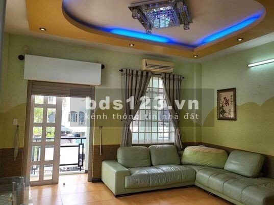 Bán nhà góc 2 mặt tiền DT 100m2 đúc 3.5 tấm, đường 53, P14, Gò vấp