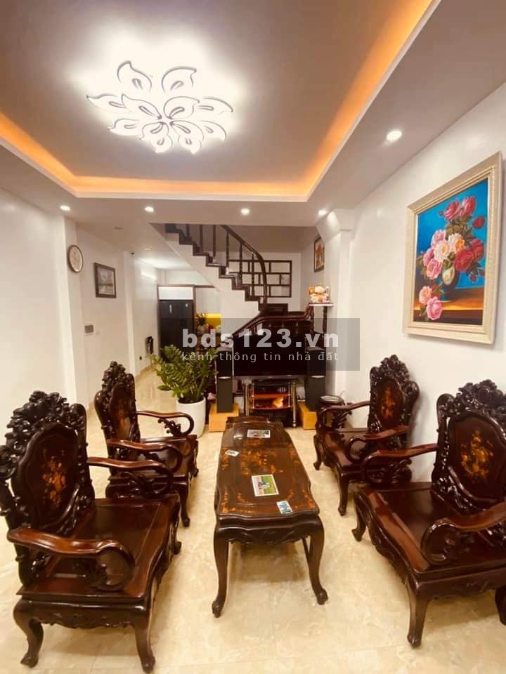 Bán nhà 75m2 x 4 tầng, ô tô đỗ, 10,6 tỷ Nguyễn Sơn, Long Biên.