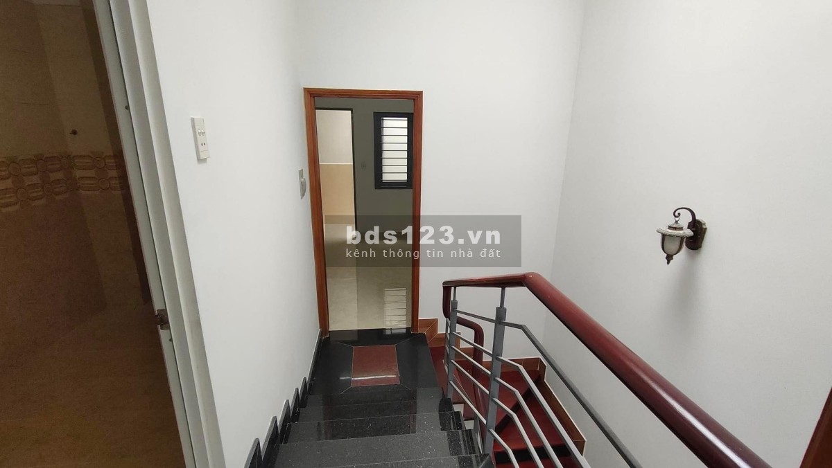 Bán nhà Nguyễn Hảo Vĩnh, 50m2, 2 lầu, hẻm xe hơi, 2pn, nhỉnh 5ty, nhà mới