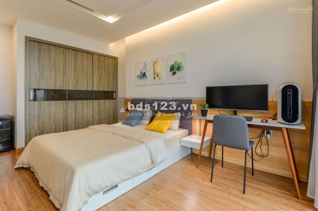 Bán nhà 75m2 x 4 tầng, ô tô đỗ, 10,6 tỷ Nguyễn Sơn, Long Biên.