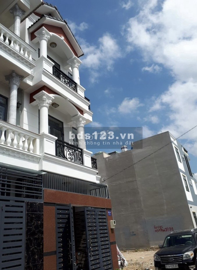 Bán nhà 2 lầu hẻm xe hơi đường số 12 ,P.Tam Bình TP Thủ Đức