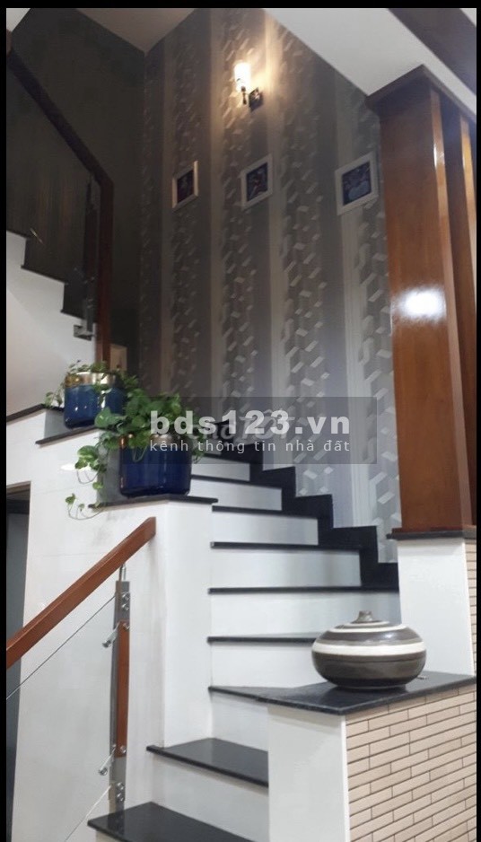 Bán nhà 2 lầu hẻm xe hơi đường số 12 ,P.Tam Bình TP Thủ Đức