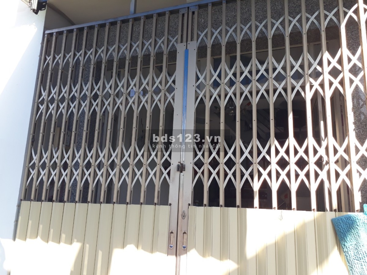 Nợ ngân hàng cần bán gấp nhà hẻm xe hơi Nhà Bè, sổ hồng chính chủ