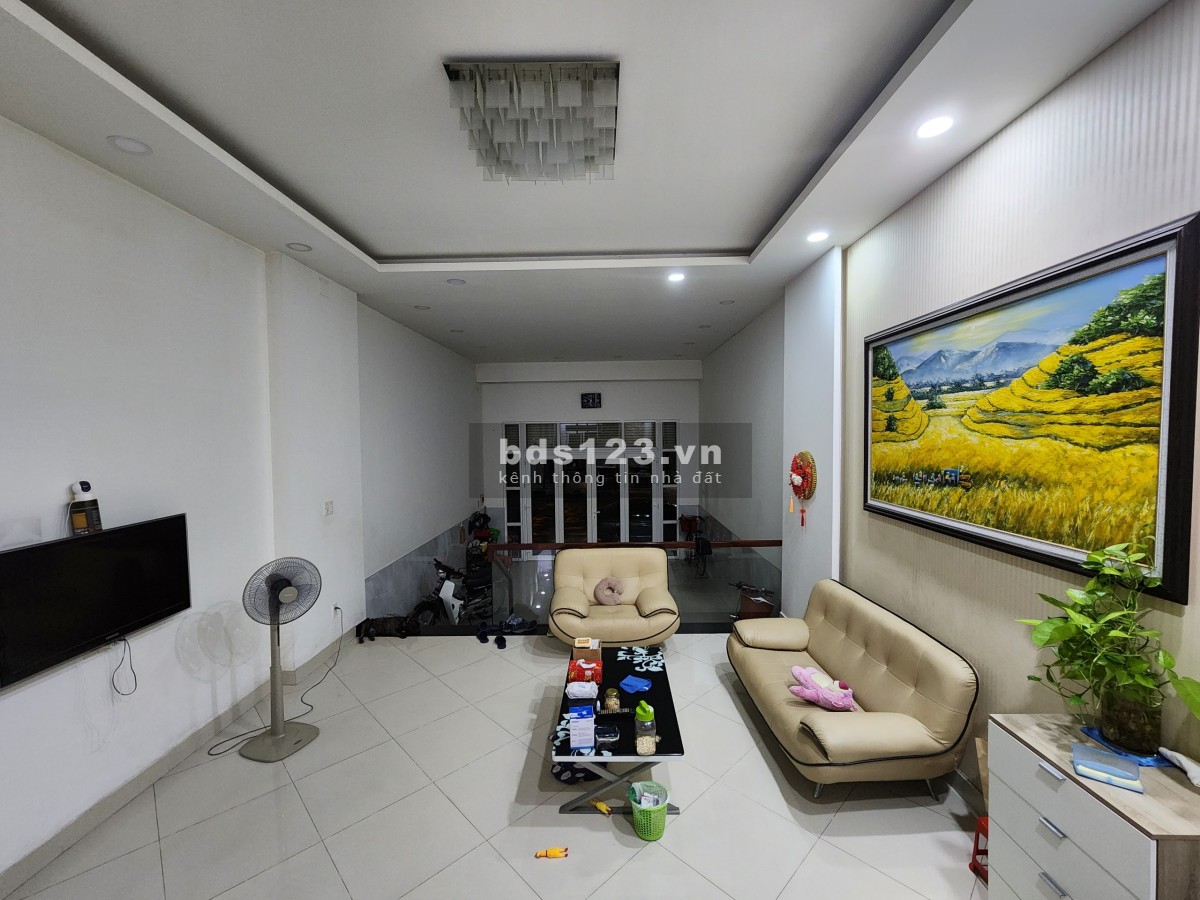 Bán nhà phố cao cấp 3 lầu khu nhà ở Nam Long, Tân Thuận Đông Q7