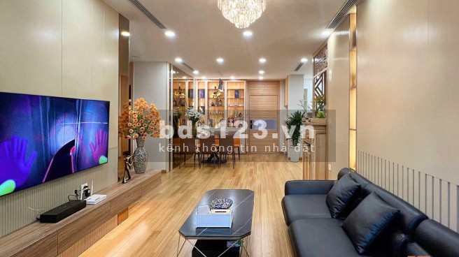 Bán chung cư Golden City chính chủ 2PN 65m2 view đẹp vị trí căn hộ tầng trung dễ dàng di chuyển