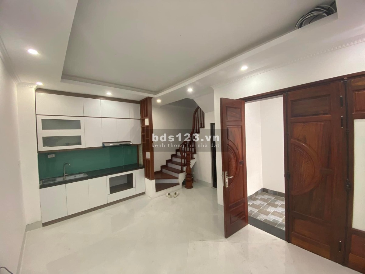 Bán nhà 5 tầng gần Công viên Hòa BÌnh - ngõ thông ô tô tránh