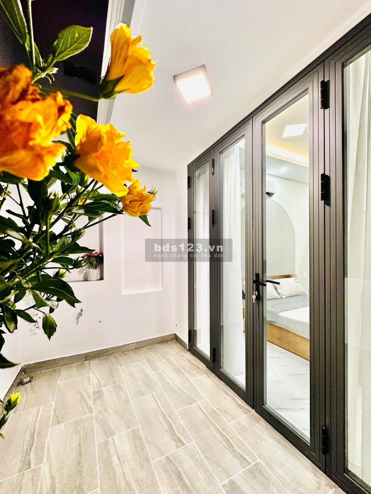Về quê bán nhà Đ. Huỳnh Văn Bánh Phú Nhuận DT 68m2, 1ty850 có SHR, hẻm xe hơi, LH Lâm xem nhà ngay