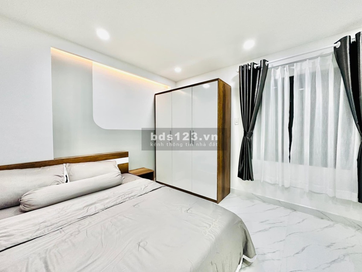 Về quê bán nhà Đ. Huỳnh Văn Bánh Phú Nhuận DT 68m2, 1ty850 có SHR, hẻm xe hơi, LH Lâm xem nhà ngay
