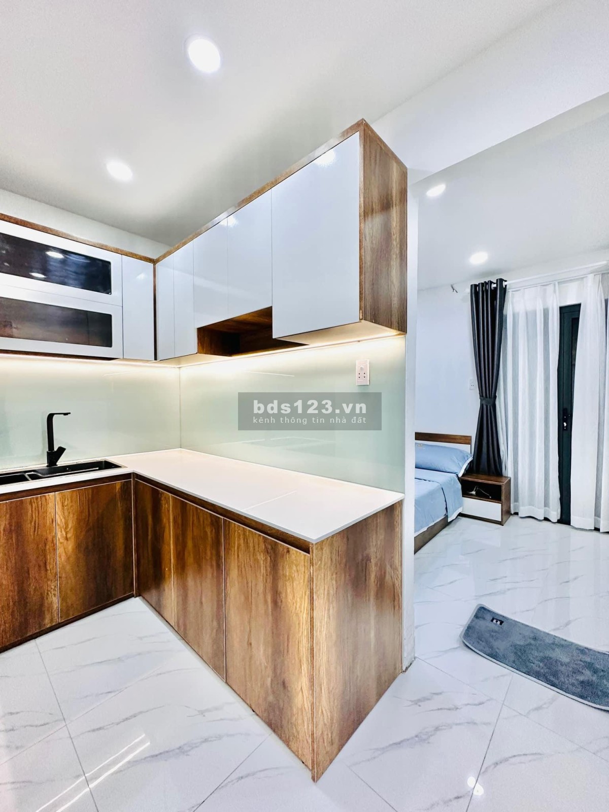 Về quê bán nhà Đ. Huỳnh Văn Bánh Phú Nhuận DT 68m2, 1ty850 có SHR, hẻm xe hơi, LH Lâm xem nhà ngay