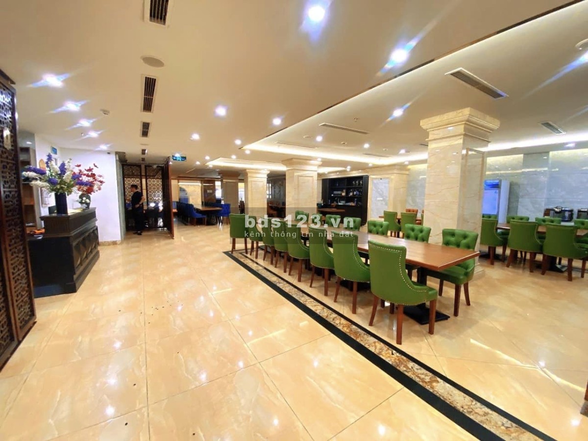 Bán tòa nhà bullding, tổng hợp nhà hàng 5 sao, 10 tầng nối 1 hầm, 2 tháng máy