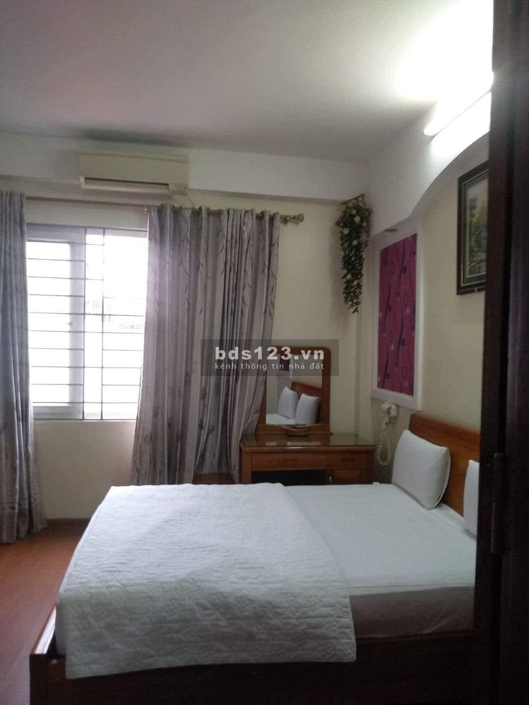 Bán nhà Dịch Vọng Hậu, 8 tầng thang máy, đang có dòng tiền khủng, diện tích 50m2, 10 tỷ 5