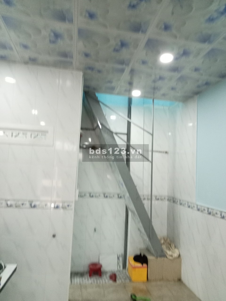 Cho thuê nhà nguyên căn (3,7m x 8,2m) 1 trệt, 1 lầu, 2WC, 2 P. ngủ