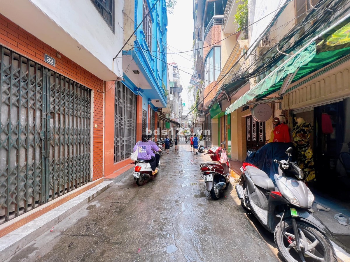 Bán nhà đủ công năng lô góc nhà mới lõi Hai Bà Trưng 5 tầng hơn 3 tỷ