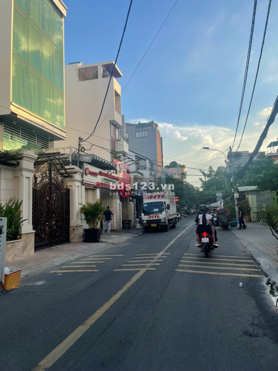Bán GẤP nhà mặt tiền khu Cư xá Bắc Hải, phường 15, quận 10.- DT: 4 x 25m.