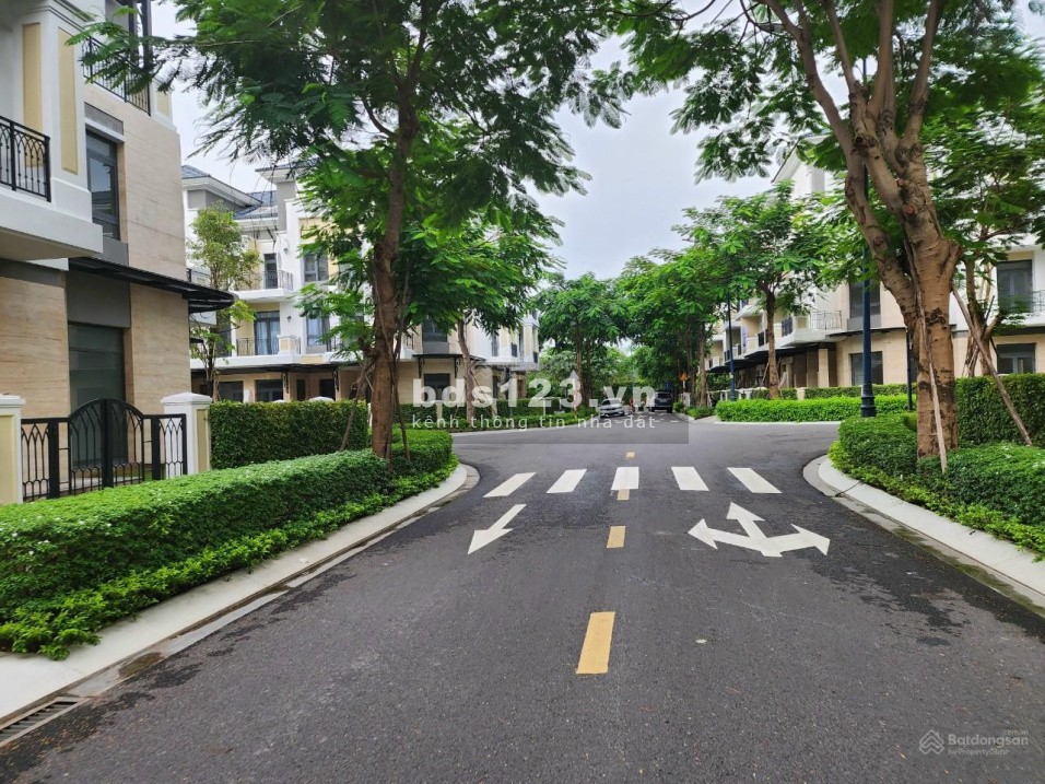 Cần tiền bán lỗ gấp nhà căn gốc 2 mặt tiền đường lớn Verosa Park Khang Điền giá rẻ