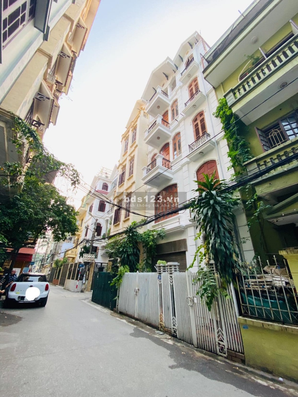 Bán nhà Cầu Giấy - khu phân lô - mặt ngõ - ô tô tránh - kinh doanh