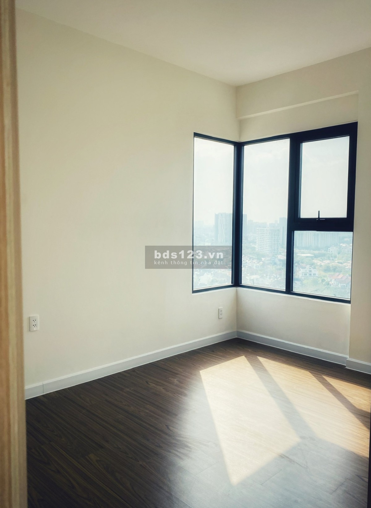 Tin thật 100% Chính chủ bán căn hộ 3PN - 90M2, view đẹp nhất dự án giá 3,25 tỷ bao thuế phí