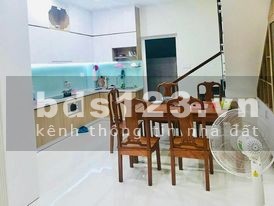 Bán nhà đẹp hẻm xe hơi 4m, 1 trệt 2 lầu