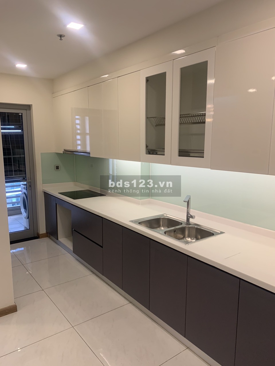 Chủ nhà cho thuê căn hộ 1-2-3 PN giá tốt nhất tại Vinhomes Central Park- liên hệ 0988.955.319