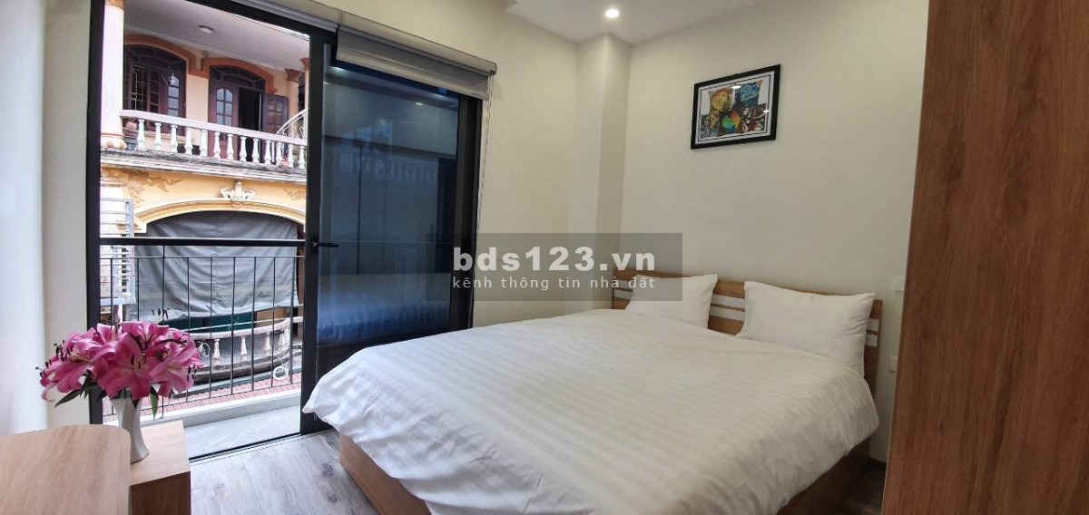 Cho thuê chung cư mini gần đường Thanh Niên, Hồ Tây