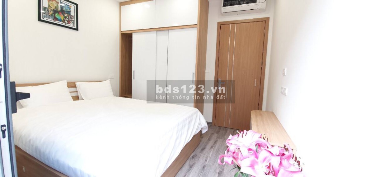 Cho thuê chung cư mini gần đường Thanh Niên, Hồ Tây