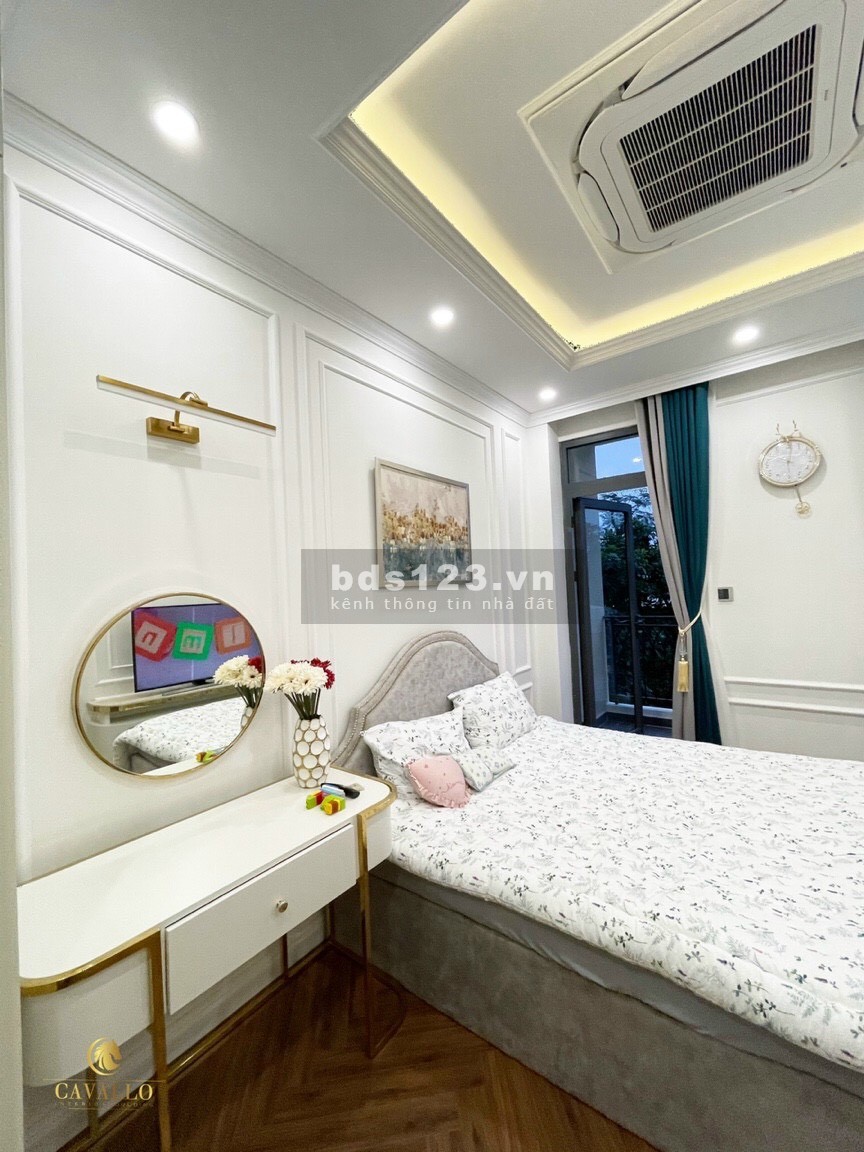 Cần bán gấp nhà căn Verosa park Khang Điền Quận 9 full nội thất cao cấp Neoclassic