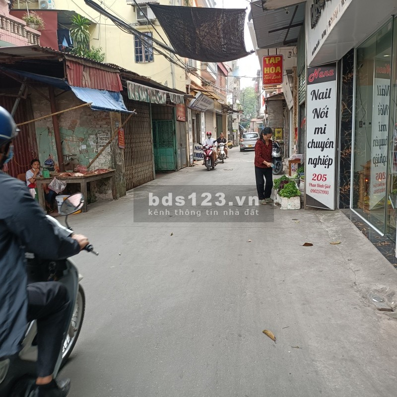 Cần bán gấp nhà Phan Đình Giót, Hà Đông - diện tích 33M2 - Ô tô đỗ cửa, kinh doanh - Nhỉnh 3 tỷ