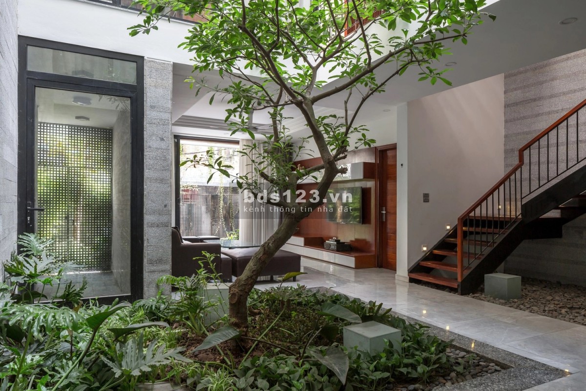 Bán nhà phố Cầu Giấy, mặt tiền cực đẹp, 76m2, 14 tỷ