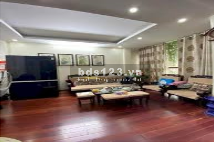Bán nhà siêu phẩm Chùa Láng, 3 bước ra ĐH top Ngoại Thương 42m, giá 4.65 tỷ trung tâm Đống Đa
