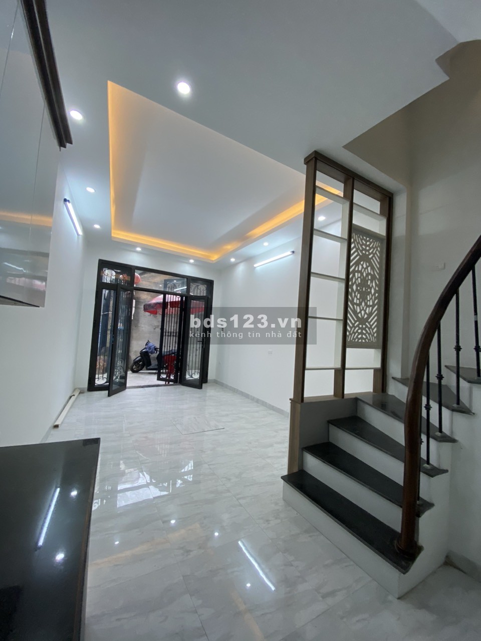 Hot bán nhà Dương Nội, Hà Đông - 33M2 x 5 tầng - Lô góc - Ô tô, 2.x tỷ
