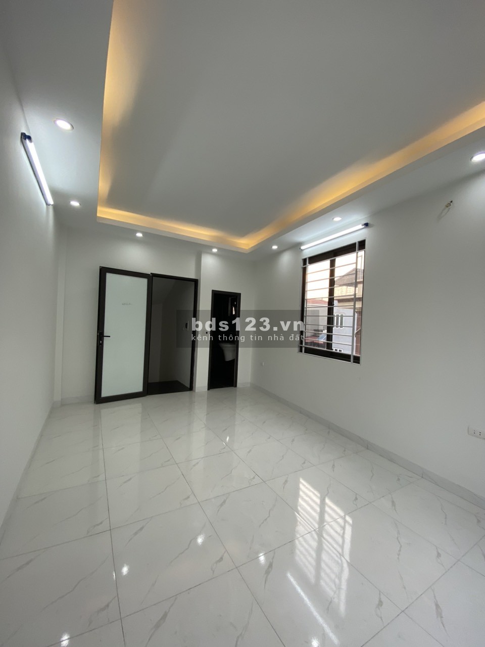 Hot bán nhà Dương Nội, Hà Đông - 33M2 x 5 tầng - Lô góc - Ô tô, 2.x tỷ