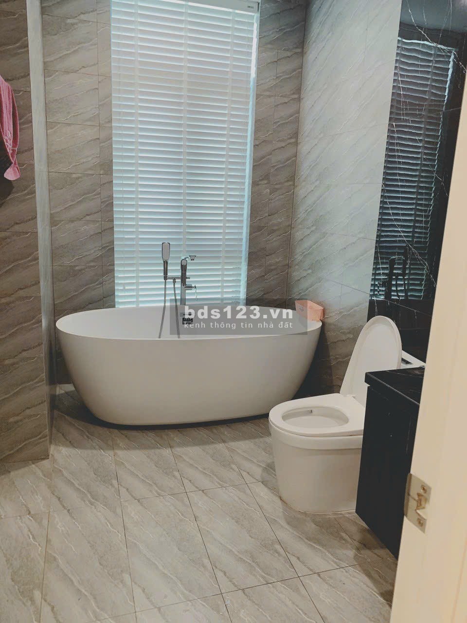 Giảm giá bán cắt lỗ căn biệt thự sinh thái sân golf 27 lỗ lớn nhất khu