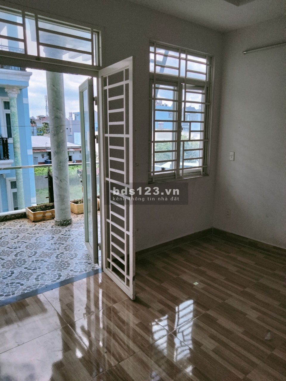 Bán nhà 1 trệt 2 lầu đúc hẻm xe hơi nhà nở hậu Bình Thành ,Q.Bình Tân