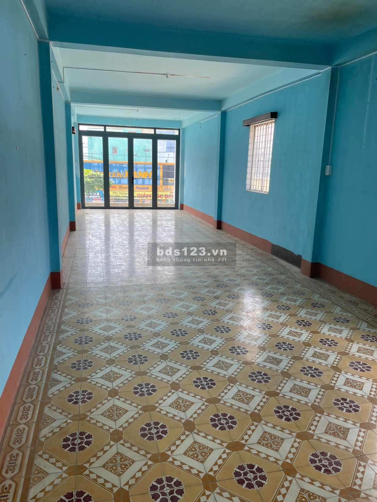 Cho thuê nguyên căn mặt tiền Bình Tiên ngay vòng xoay