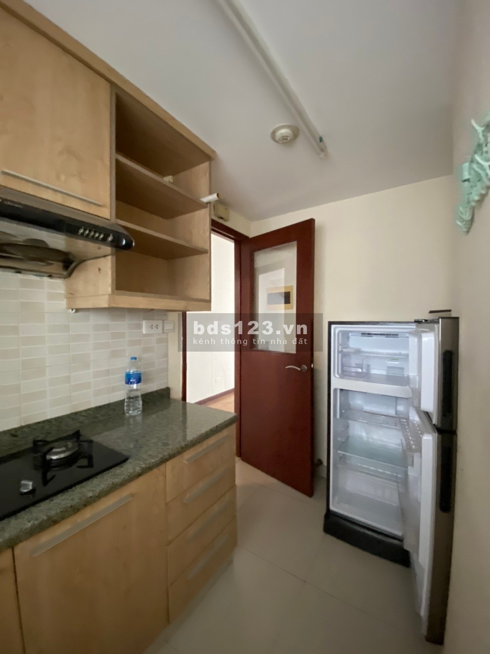 Cần cho thuê gấp căn hộ Tản Đà, ( 86 Tản đà ), Quận 5, Dt : 101 m2, 3PN, 2WC, Giá : 14 tr/th,